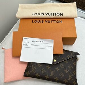 Louis Vuitton Kirigami Lg Pouchw/ Pink lining. Dust bag-Box 😊